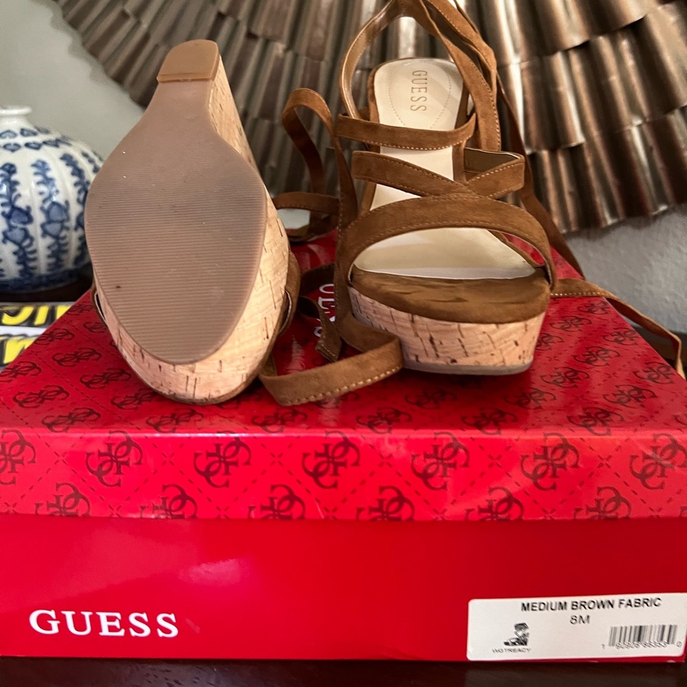 Guess wedges size 8 new in box